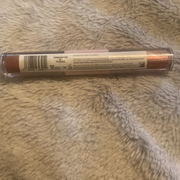 The beauty crop | liquid eyeshadow duo - Picture 2 of 2